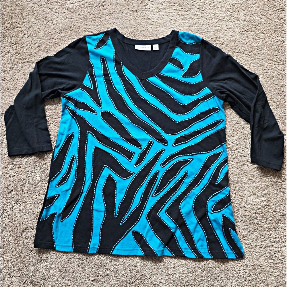 Susan Graver Top M 100% Cotton Blue Black Zebra Abstract Knit V Neck 3/4 Sleeve